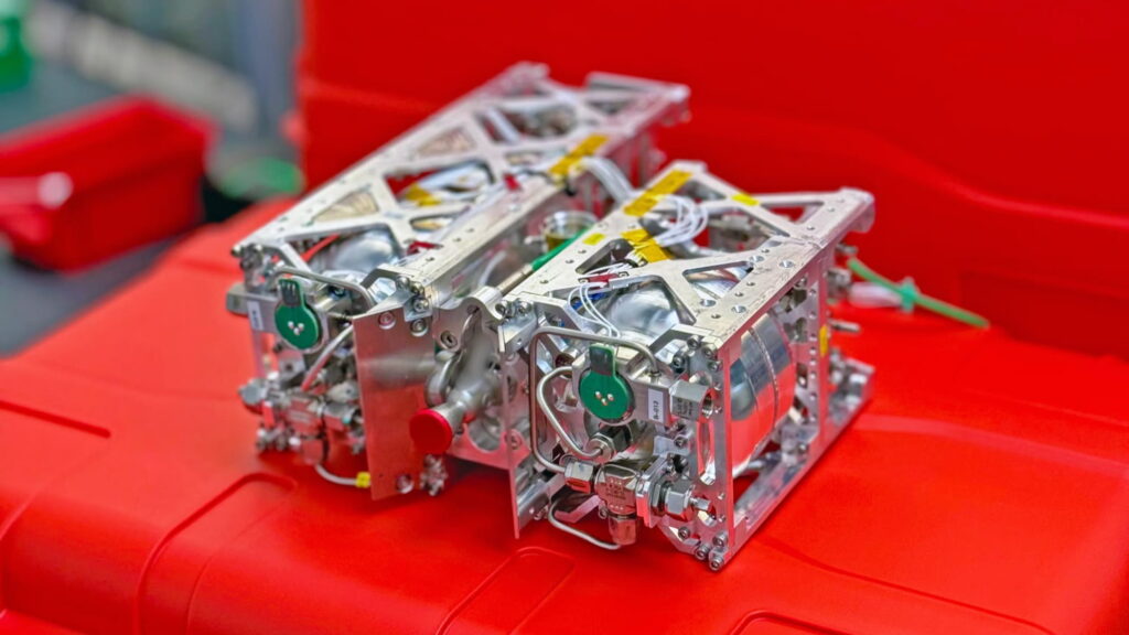 booster w satelicie RED5 firmy liftero